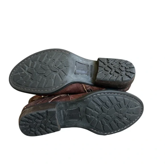 Born Women’s Brown Distressed Suede Leather Bootie. Zip up.
Size 7.5 - Picture 5 of 8